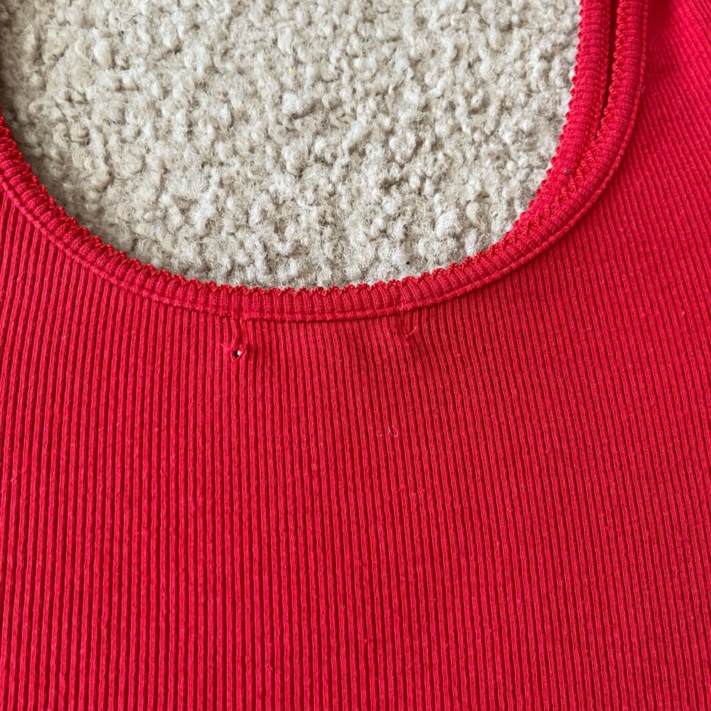 Red Ribbed Crop Top - Picture 4 of 4